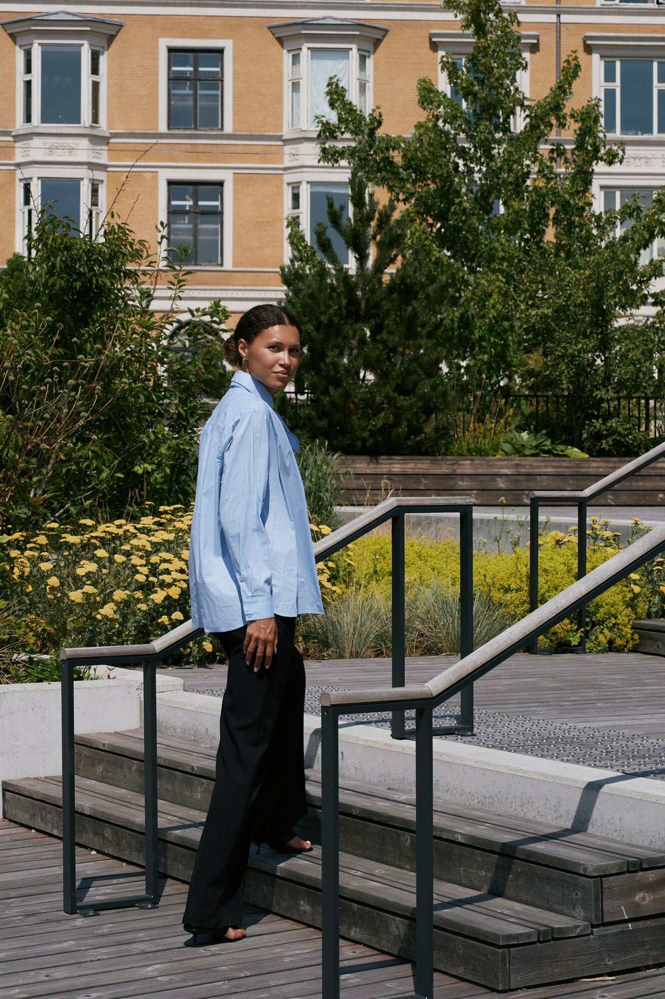 Rochelle Scarf Fine Stripe skjorte - lyseblå